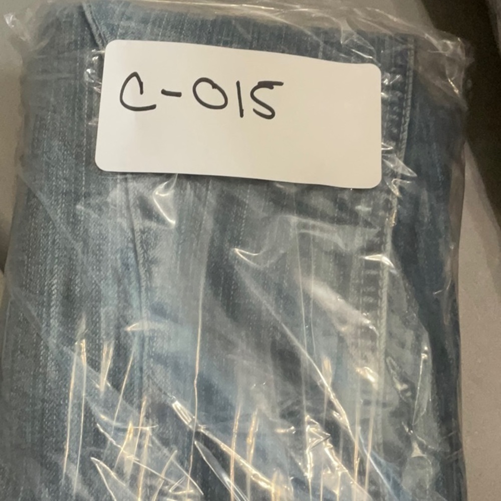 B Street. Denim skirt size 20w. Faded. Distressed and jeweled pockets - Picture 10 of 10
